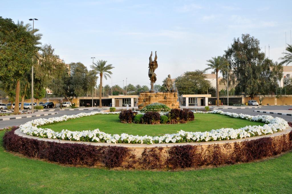 Royal Tulip Alrasheed Hotel Baghdad Exterior photo