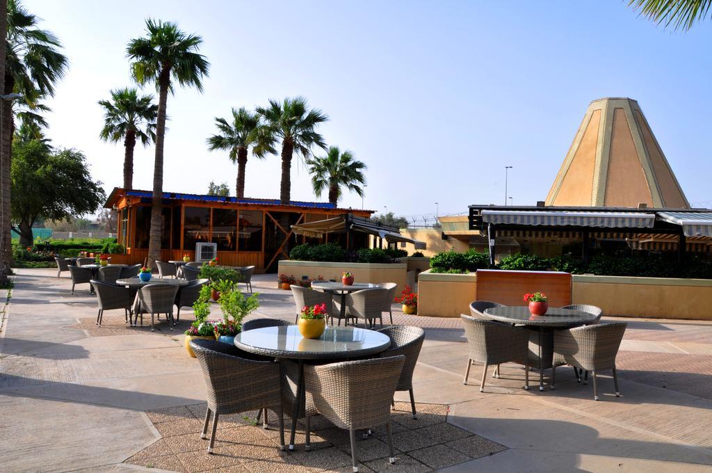 Royal Tulip Alrasheed Hotel Baghdad Exterior photo